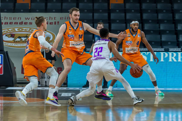 锋线悍将将 锋线悍将将